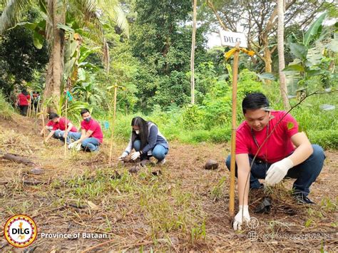 Admin officials participate in tree planting activity – .